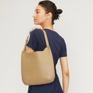 Everlane The Cactus Leather Hobo Bag Cashew